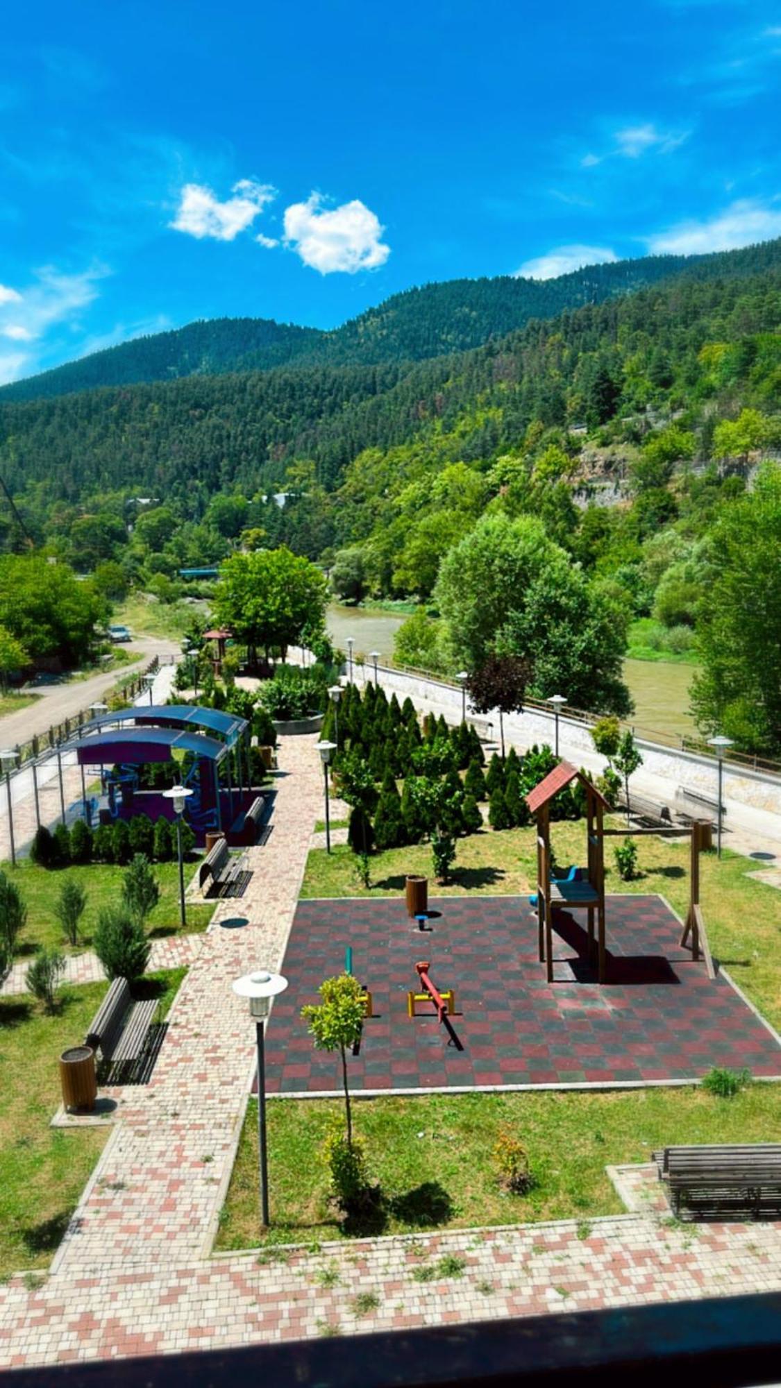 Vitali Apartment Borjomi ภายนอก รูปภาพ